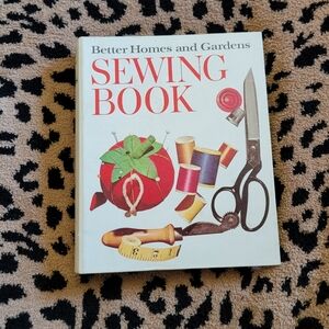Better Homes and Garden Sewing Book